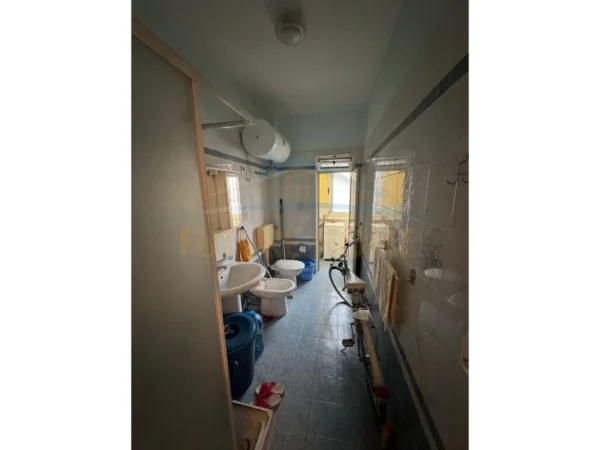 Durres, shitet apartament 2+1 Kati 5, 82 m² 90.000 € (PALLATI I SPORTIT,DURRES)