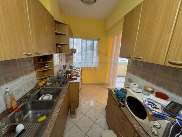 Durres, shitet apartament 2+1 Kati 5, 82 m² 90.000 € (PALLATI I SPORTIT,DURRES)