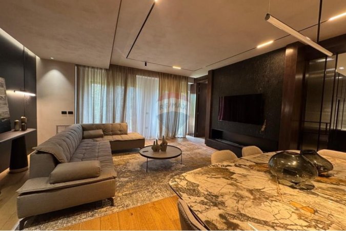 Tirane, jepet me qera apartament 3+1+Aneks+Ballkon Kati 2, 200 m² 2.500 € (Garden Building)