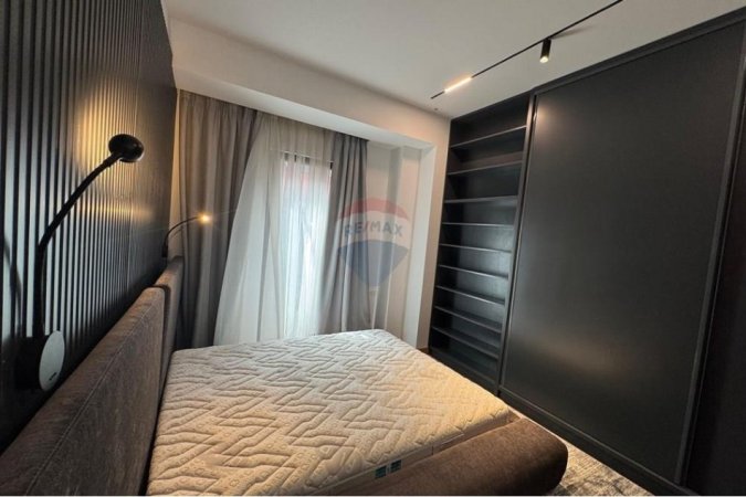 Tirane, jepet me qera apartament 3+1+Aneks+Ballkon Kati 2, 200 m² 2.500 € (Garden Building)