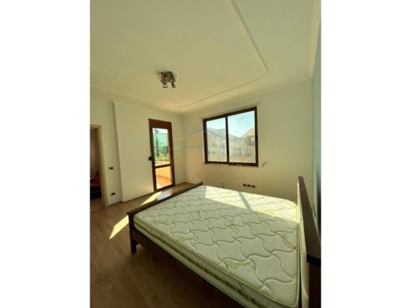 Tirane, jap me qera Vile 3 Katshe Kati 3, 250 m² 1.200 € (KODRA E PRIFTIT)