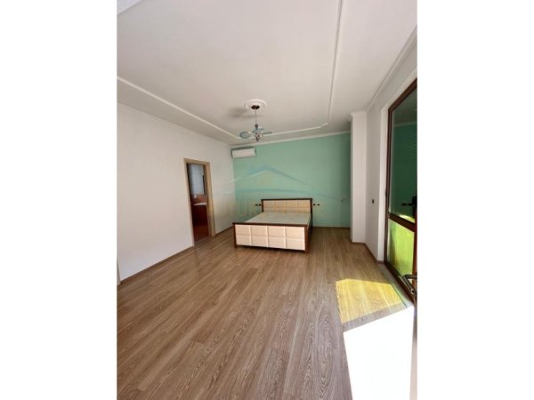 Tirane, jap me qera Vile 3 Katshe Kati 3, 250 m² 1.200 € (KODRA E PRIFTIT)