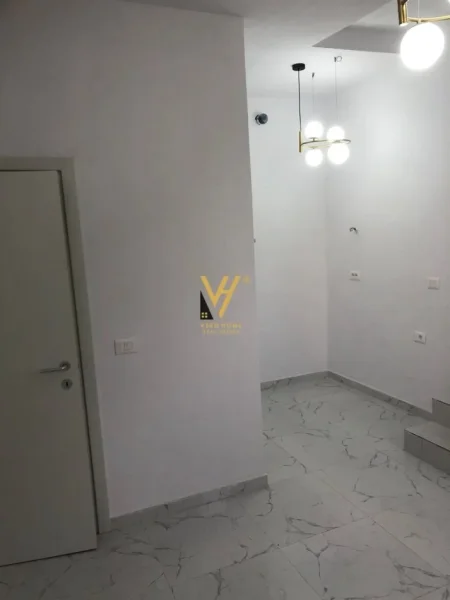 Tirane, jepet me qera zyre Kati 0, 50 m² 500 € (RRUGA HOXHA TAHSIM)
