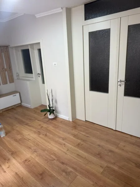 Tirane, jepet me qera shtepi 2+1 Kati 0, 650 € (RR. MIHAL DURI)