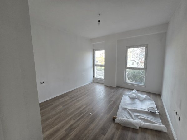 Tirane, shitet apartament 1+1 , 72 m² 123.000 € (Kompleksi Aura)