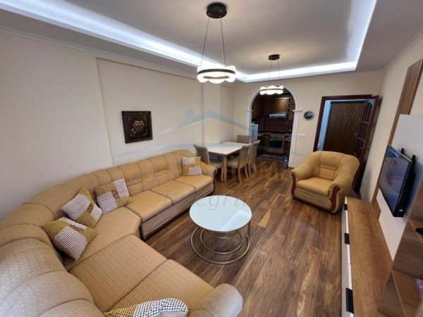 Tirane, shitet apartament 1+1+Ballkon Kati 2, 68 m² 155.000 € (Pazari I ri)