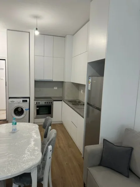 Tirane, jepet me qera apartament 1+1 Kati 5, 50 m² 450 € (Kompleksi Mangalem Ali Dem)