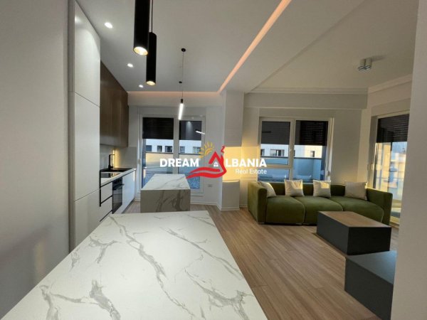 Tirane, jepet me qera apartament 2+1 , 130 m² (tek kompleksi Kontakt, 21 Dhjetori)