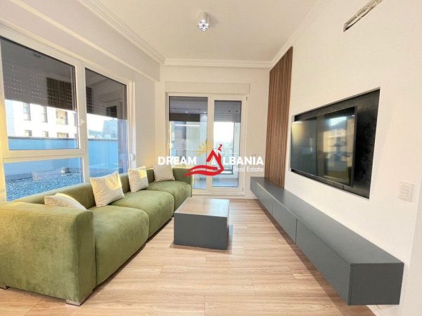 Tirane, jepet me qera apartament 2+1 , 130 m² (tek kompleksi Kontakt, 21 Dhjetori)