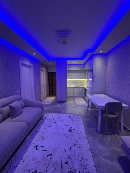 Tirane, jepet me qera 1+1 Kati 8, 65 m² 500 € (Univers City, Tiranë)