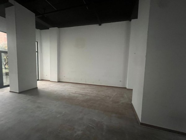 Tirane, jepet me qera ambjent biznesi Kati 1, 150 m² 1.500 € (Astir)