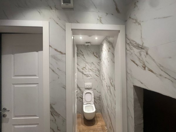 Tirane, jepet me qera ambjent biznesi Kati 1, 150 m² 1.500 € (Astir)