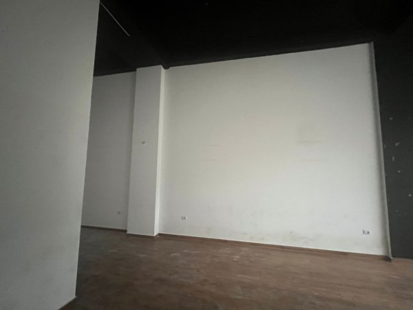 Tirane, jepet me qera ambjent biznesi Kati 1, 150 m² 1.500 € (Astir)