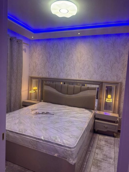 Tirane, jepet me qera apartament 1+1+Ballkon Kati 8, 68 m² 500 € (univers city)