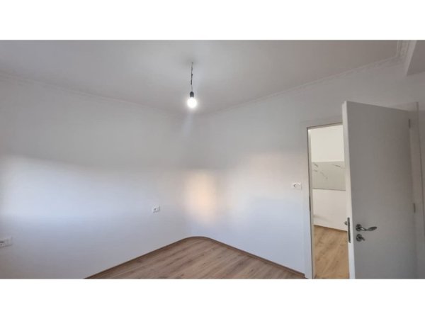 Tirane, shitet apartament 2+1+Ballkon Kati 6, 72 m² 165.000 € (Stadiumi Dinamo)