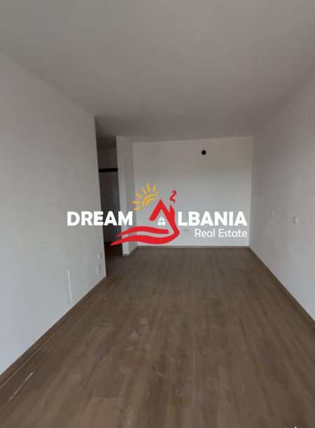 Tirane, jepet me qera apartament 1+1 , 70 m² (Don Bosko)