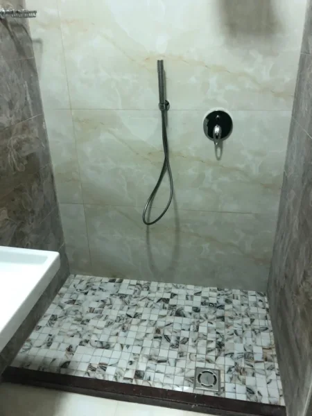 Tirane, jepet me qera apartament 1+1+Ballkon Kati 2, 70 m² 500 € 