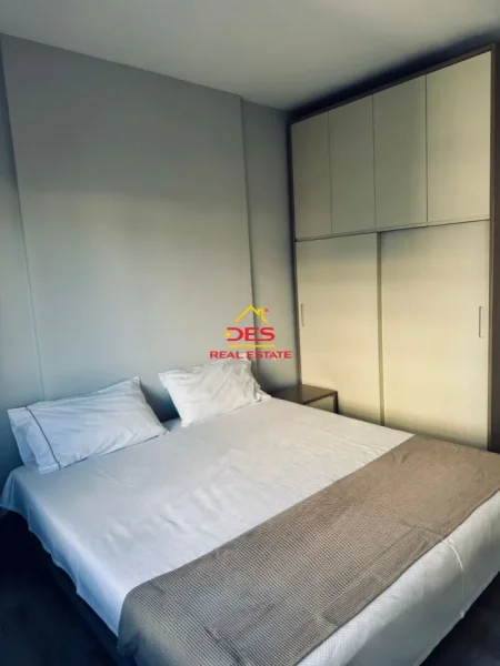 Vlore, jepet me qera apartament 2+1+Ballkon Kati 4, 104 m² 550 € (Rruga Sadik Zotaj)