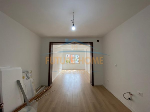 Tirane, shitet apartament 1+1 Kati 5, 52 m² 149.000 € (Rruga Margarita Tatulani)