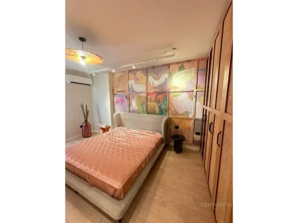 Tirane, jap me qera apartament 1+1 Kati 12, 1.000 € 