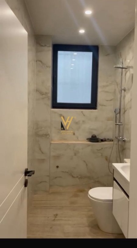 Tirane, jepet me qera dyqan Kati 0, 50 m² 700 € (STADIUMI DINAMO)