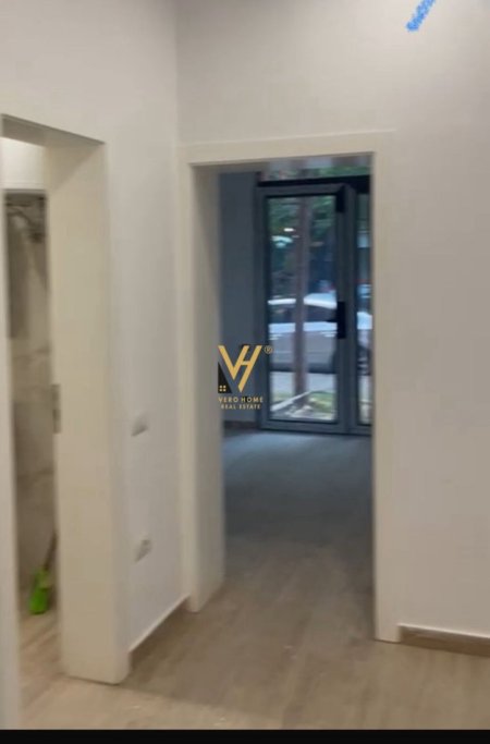 Tirane, jepet me qera dyqan Kati 0, 50 m² 700 € (STADIUMI DINAMO)