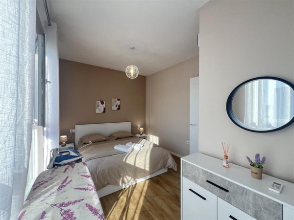 Tirane, jepet me qera apartament 1+1+Ballkon Kati 7, 70 m² 600 € 