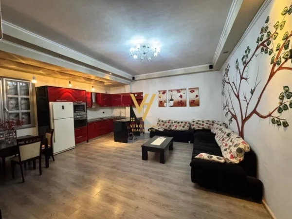 Tirane, jepet me qera apartament 1+1+Ballkon Kati 2, 70 m² 500 € (LAPRAKE)