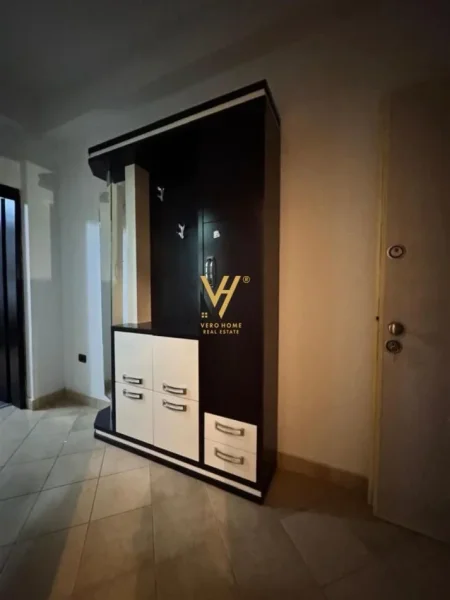 Tirane, jepet me qera apartament 1+1+Ballkon Kati 2, 70 m² 500 € (LAPRAKE)