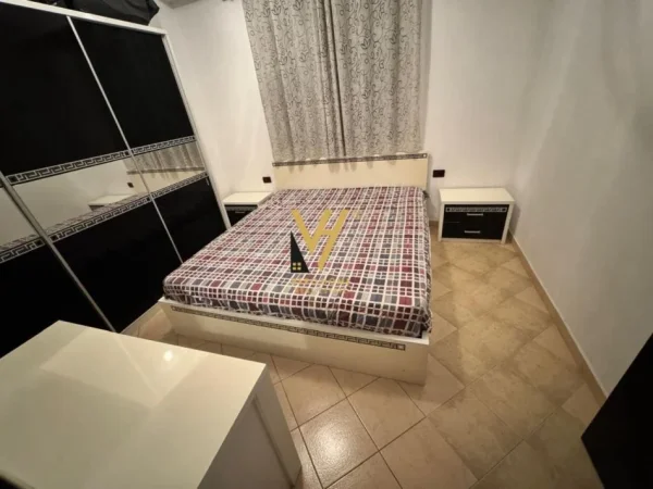 Tirane, jepet me qera apartament 1+1+Ballkon Kati 2, 70 m² 500 € (LAPRAKE)