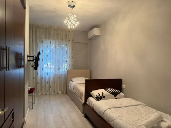 Tirane, shitet apartament 2+1 , 112 m² 280.000 € (rruga barrikadave)