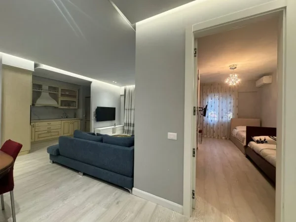 Tirane, shitet apartament 2+1 , 112 m² 280.000 € (rruga barrikadave)