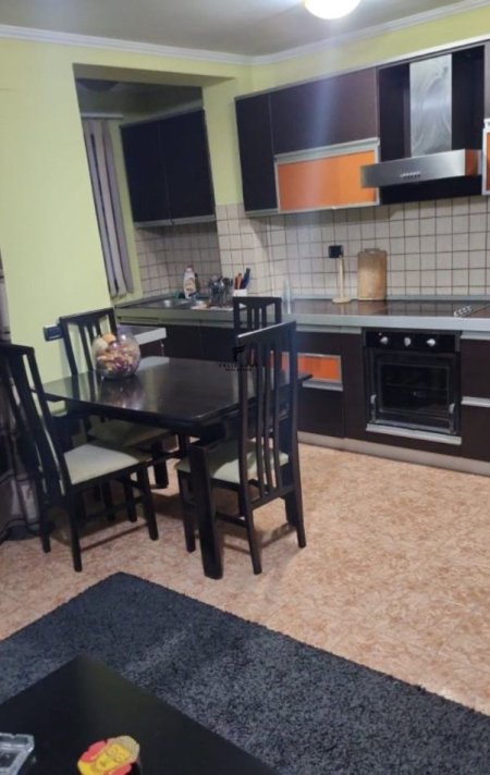 Tirane, jap me qera apartament 2+1 Kati 4, 80 m² 500 € (BRRYLI)