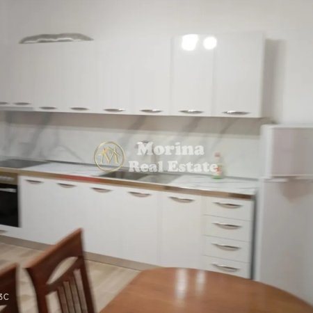 Tirane, jepet me qera apartament 2+1 Kati 1, 95 m² 400 € (Fresku)