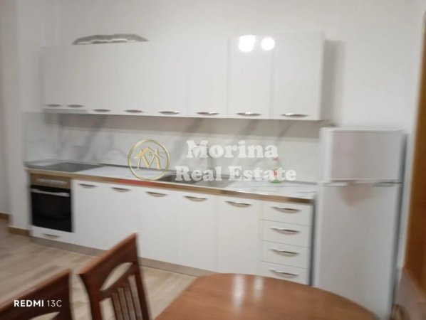 Tirane, jepet me qera apartament 2+1 Kati 1, 95 m² 400 € (Fresku)
