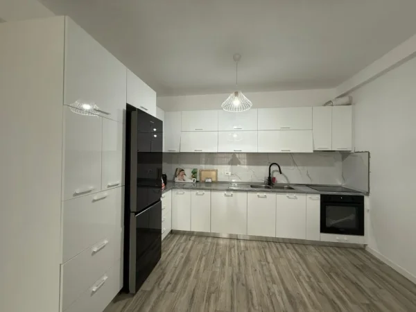 Tirane, jepet me qera apartament 2+1 Kati 4, 108 m² 650 € (FUTURE HOME REZIDENCE)