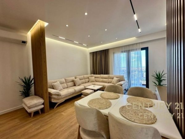 Tirane, jepet me qera apartament 2+1+Aneks+Ballkon Kati 21, 114 m² 1.500 € (Tek Garden Building)