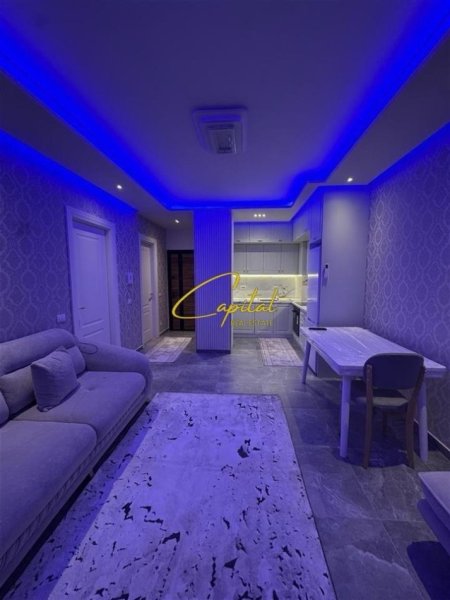 Tirane, jepet me qera apartament 1+1 Kati 8, 70 m² 500 € (KAMEZ)