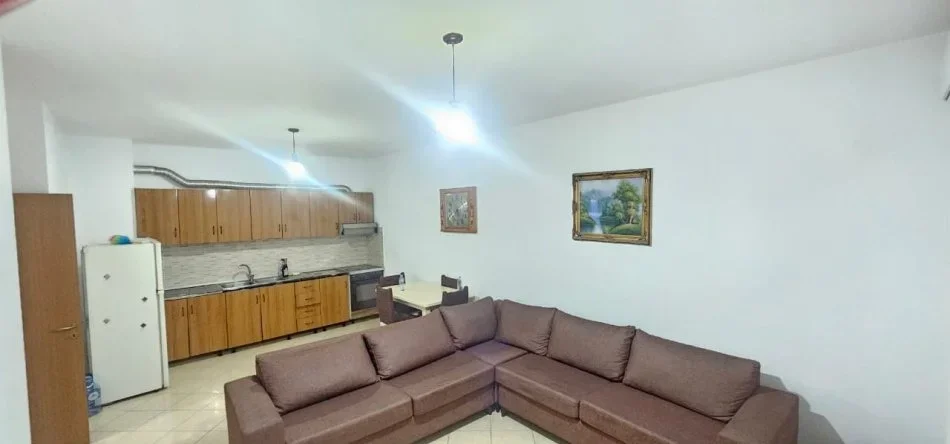 Tirane, shitet apartament 1+1 Kati 3, 110.000 € 