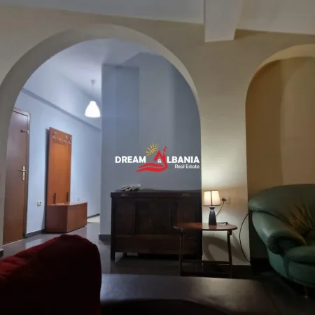 Tirane, jepet me qera apartament 2+1 , 150 m² 500 € (Rruga Siri Kodra)