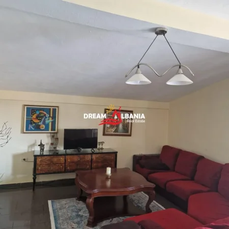 Tirane, jepet me qera apartament 2+1 , 150 m² 500 € (Rruga Siri Kodra)