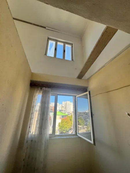 Okazion Investimi!!! Shesim 2 apart nga 2+1, 160m2, prane Pallatit me Shigjeta