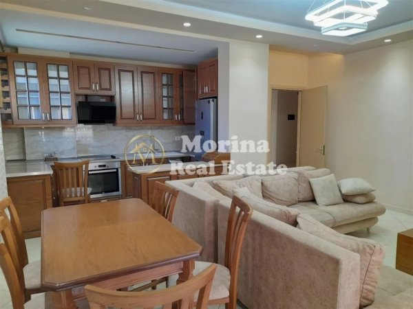 Tirane, jepet me qera apartament 2+1+Ballkon Kati 3, 106 m² 500 € (Fresku)