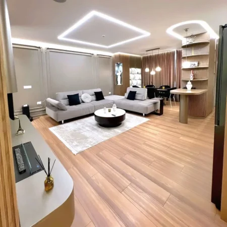 Tirane, shitet apartament 2+1 , 132 m² 348.000 € (Square 21)