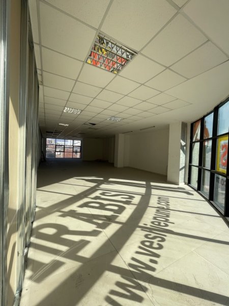 Tirane, shitet ambjent biznesi , 325 m² (Rruga Teodor Keko)