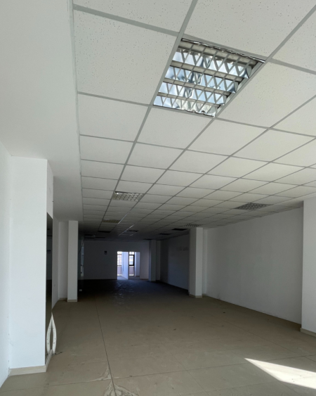 Tirane, shitet ambjent biznesi , 325 m² (Rruga Teodor Keko)