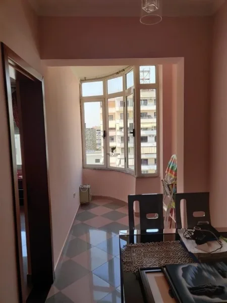 Tirane, jepet me qera apartament 1+1 Kati 9, 80 m² 800 € (BLLOKU)