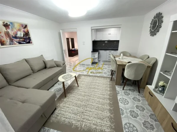 Tirane, jepet me qera apartament 2+1 Kati 4, 75 m² 600 € (ISH RESTORANT DURRESI)