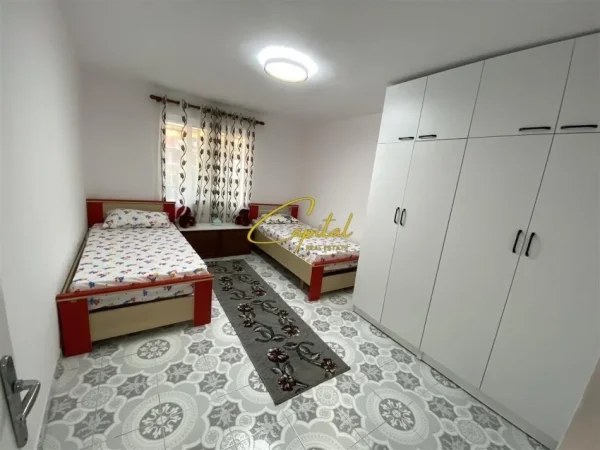 Tirane, jepet me qera apartament 2+1 Kati 4, 75 m² 600 € (ISH RESTORANT DURRESI)