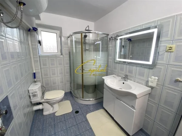 Tirane, jepet me qera apartament 2+1 Kati 4, 75 m² 600 € (ISH RESTORANT DURRESI)